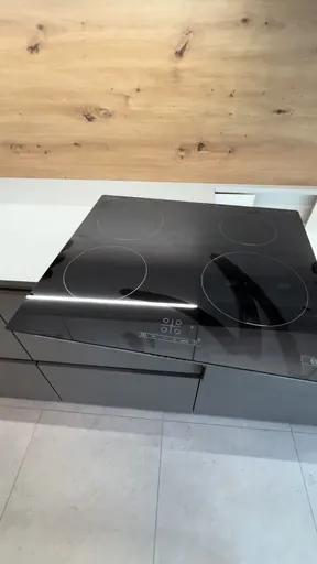 Beépített főzőlap bekötése — TikTok-videó, 2024. október